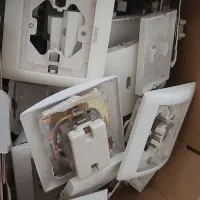 تعدادی کلید پریز کارکرده. قیمت یک و هشتصد