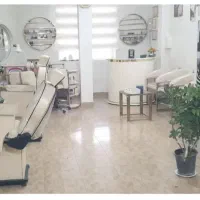 اجاره صندلی و اتاق در سالن زیبایی نورا