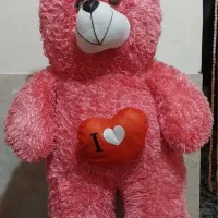 تعداد زیاد اسباب بازی و خرس ۱۱۵ سانتی