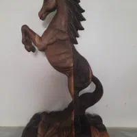 مجسمه اسب چوبی