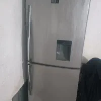 یخچال فریزر بادی در حد نو