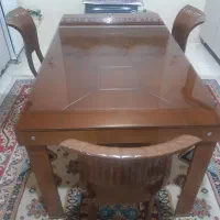 میز غذا خوری تک