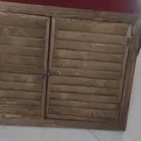 پنجره سنتی و استند گل