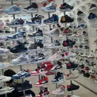 به یک انباردار و یک فروشنده نیازمندیم