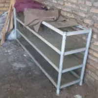 ویترین فلزی سفید رنگ