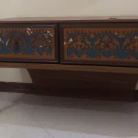 کنسول میز آرایش  دراور چهار کشو داره