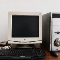 کیس و مانیتور و کیبورد و موس
