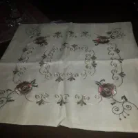 رو تختی با دو تا رو بالشتی و دو تا رو کوسنی ساتن