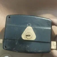 قفل درب حیاط