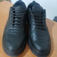 کفش . کتونی