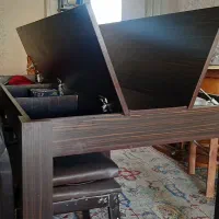 میز نهارخوری بدون صندلی