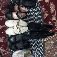 کفش و لباس بچگانه