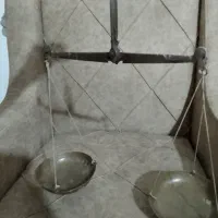ترازو دو کفه عدالت قدیمی