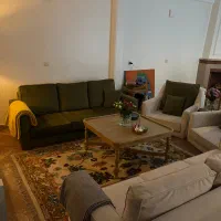 میز وسط به همراه یک عسلی