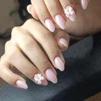 خدمات ناخن و آموزش و آرایشی و تتو