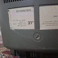 تلویزیون و میز تلویزیون آریا
