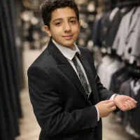 فروشگاه کت و شلوار پسرانه محسن در کرج(کودک،نوجوان)