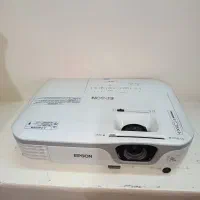 ویدئو پروژکتور اپسون به همراه پرده نمایش