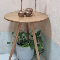 میز گرد چوبی خاطره