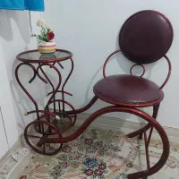میز تلفن و چوب لباسی