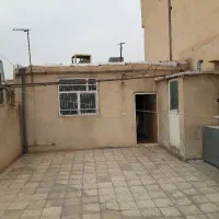 واحد سی و پنج متری به همراه بهارخواب