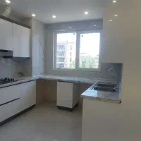 ۹۰ متری، نوساز، بسیار خوش نقشه، فول