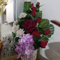 گل و گلدان