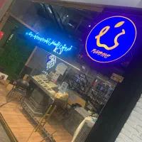 فروشنده خانم و اقا برای کار در موبایل فروشی