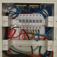 برقکار و لوله کش