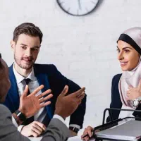 همکار خانم عرب زبان جهت فروش تلفنی محصول