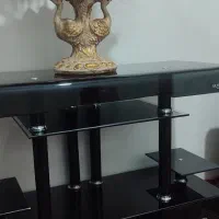 یک عدد میز تلویزیون