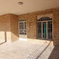 خانه ویلایی در ابرده ۲۵۵متر زمین ۱۲۵متر زیر بنا