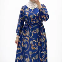 پیراهن پوشیده و بلند