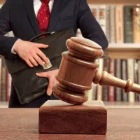 وکیل پایه یک دادگستری و مشاوره حقوقی