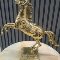 مجسمه اسب برنز