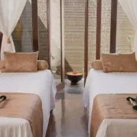 خدمات ماساژ درمانی و ریلکسی