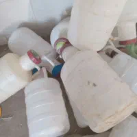 دبه خیارشور و پت ترشی کارکرده برمیدارم