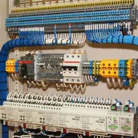 برقکار رفع اتصالی برقکش کابل کشی نصب خط تلفن آیفون