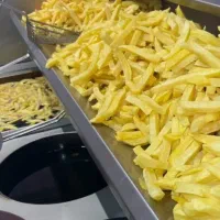 استخدام نیرو اقا در فست فود بالای ۲۰ سال