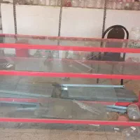 ویترین شیشه ای دو متری