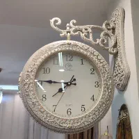 دوعدد ساعت دیواری