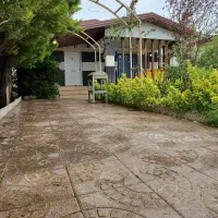ویلا-باغ-حیاط-دار-سند-تک-برگ