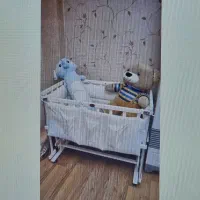 تخت کنار مادر