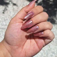 کاشت و خدمات ناخن با قیمت مناسب