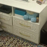تخت و کمد
