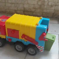 ماشین اسباب بازی حمل زباله