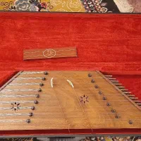 سنتور همراه با جعبه