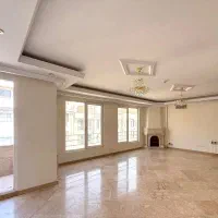 پاسداران/شهید عراقی/۱۴۰متر/۳خواب/دو جهت نور