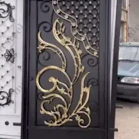 نقاشی ساختمان و در های حیات