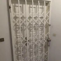 حفاظ درب شیری رنگ